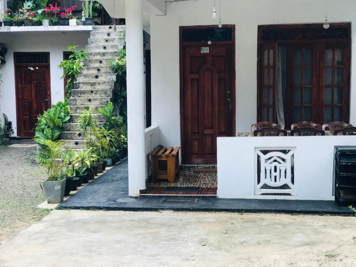 Peters Inn Ела Екстериор снимка