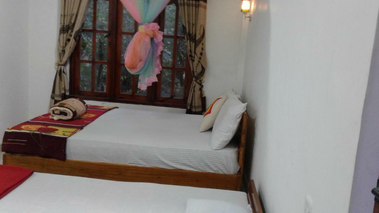 Peters Inn Ела Екстериор снимка